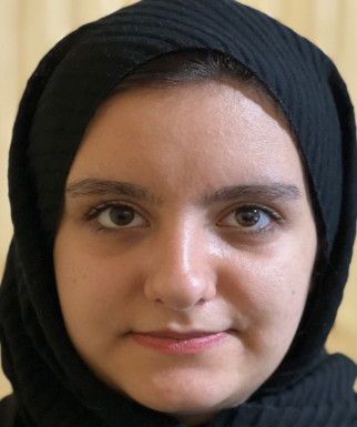 منا شکرخدایی