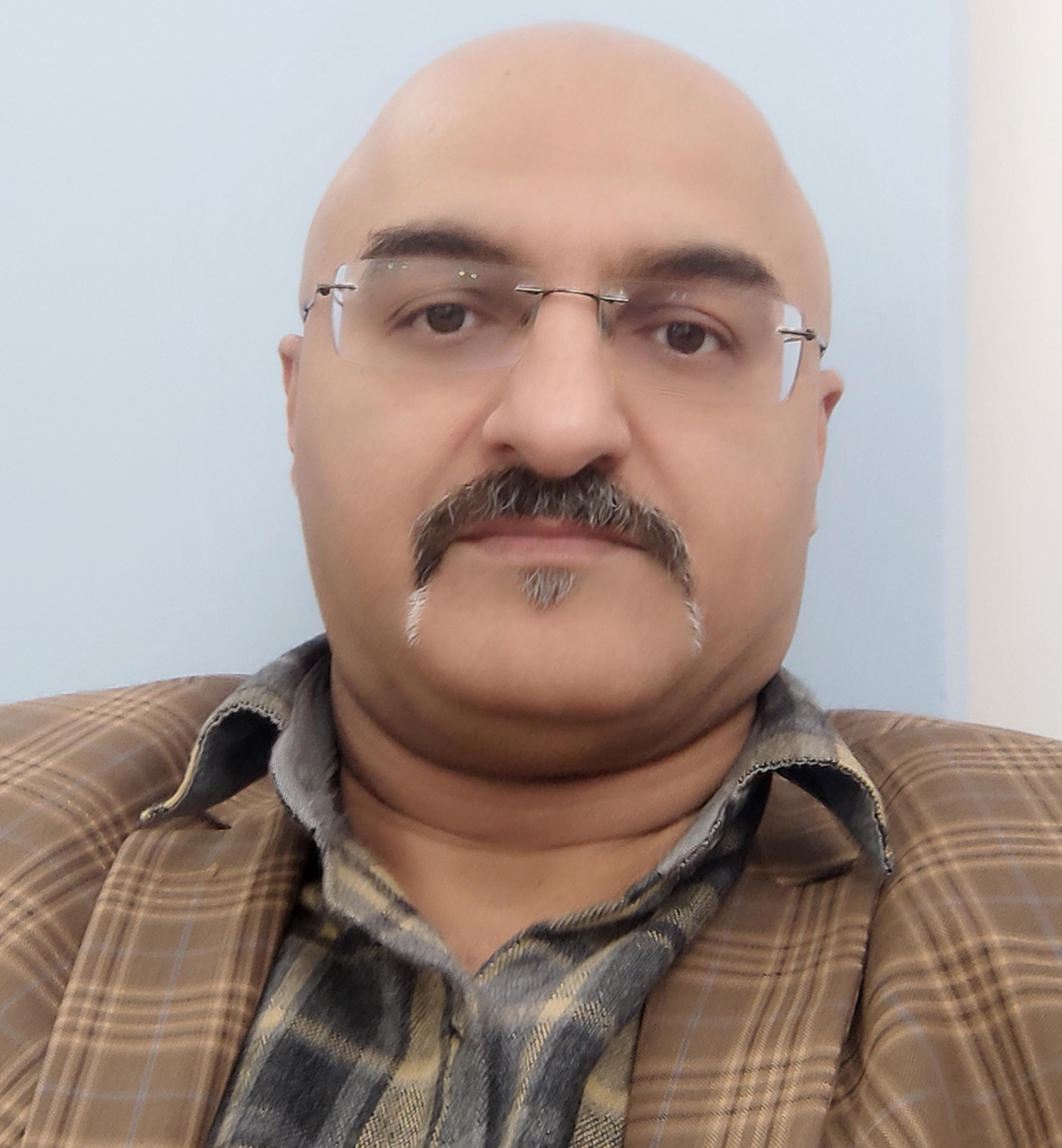 حمید همت یار